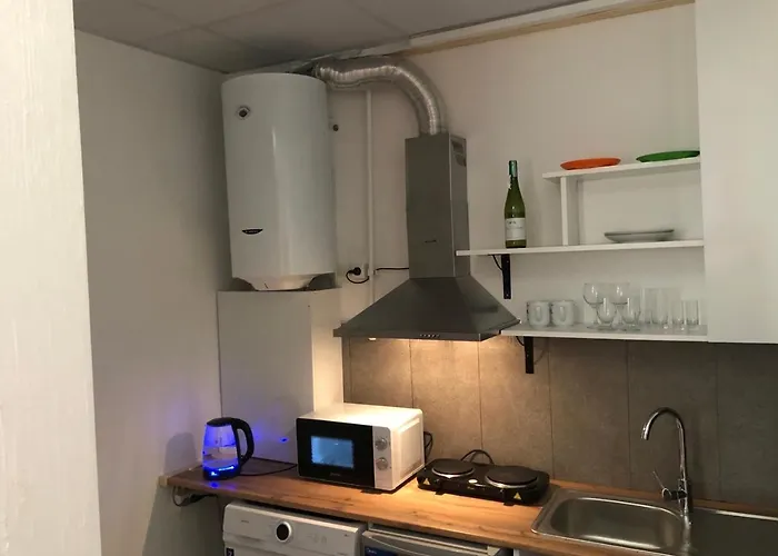 Family Hostel And Tours