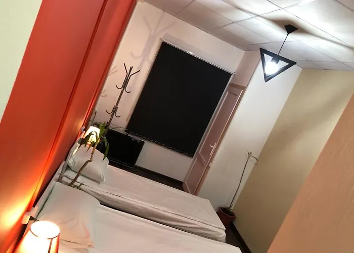 Family Hostel And Tours